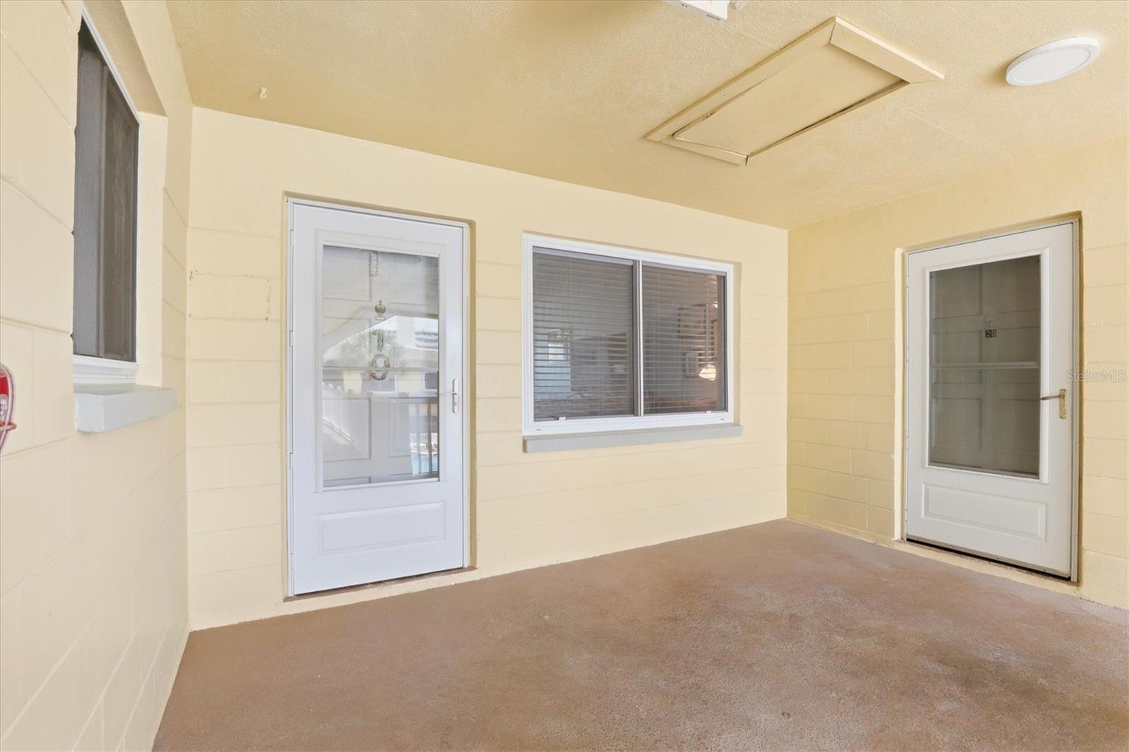 WAVES THE CONDO - Residential