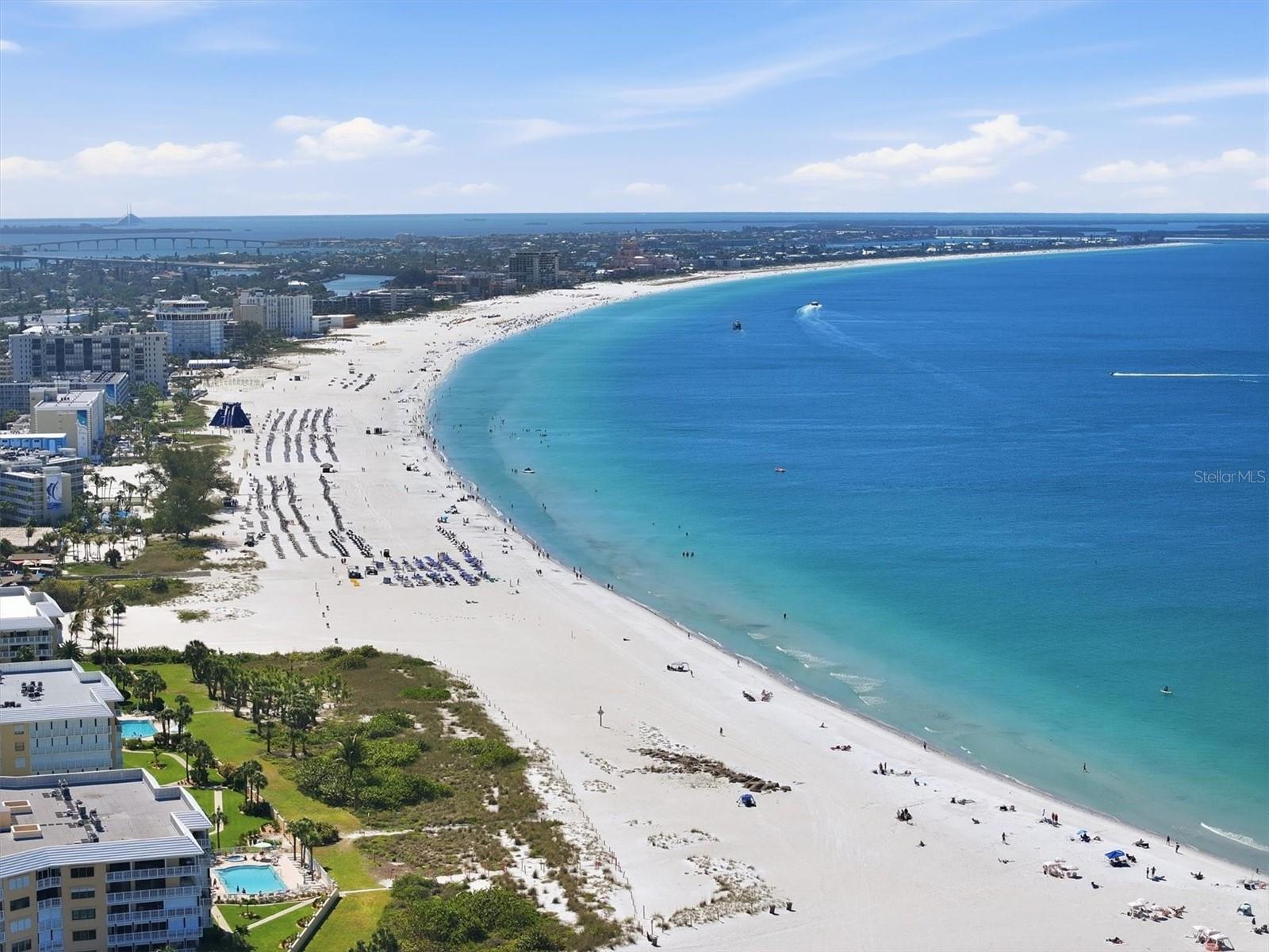 WAVES THE CONDO - Residential