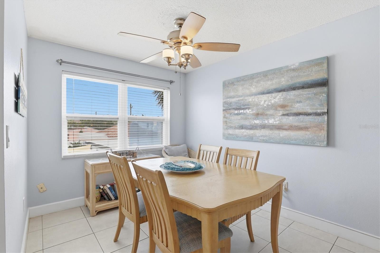 WAVES THE CONDO - Residential