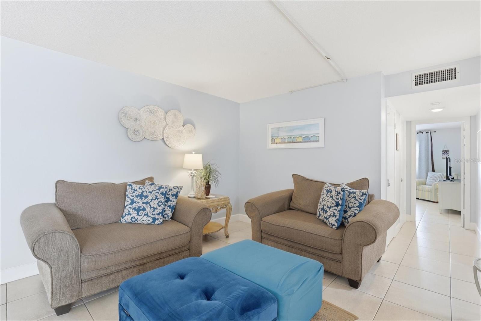 WAVES THE CONDO - Residential