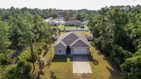 A home in DELAND