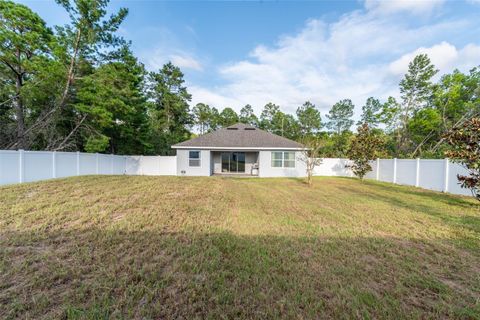 A home in DELAND