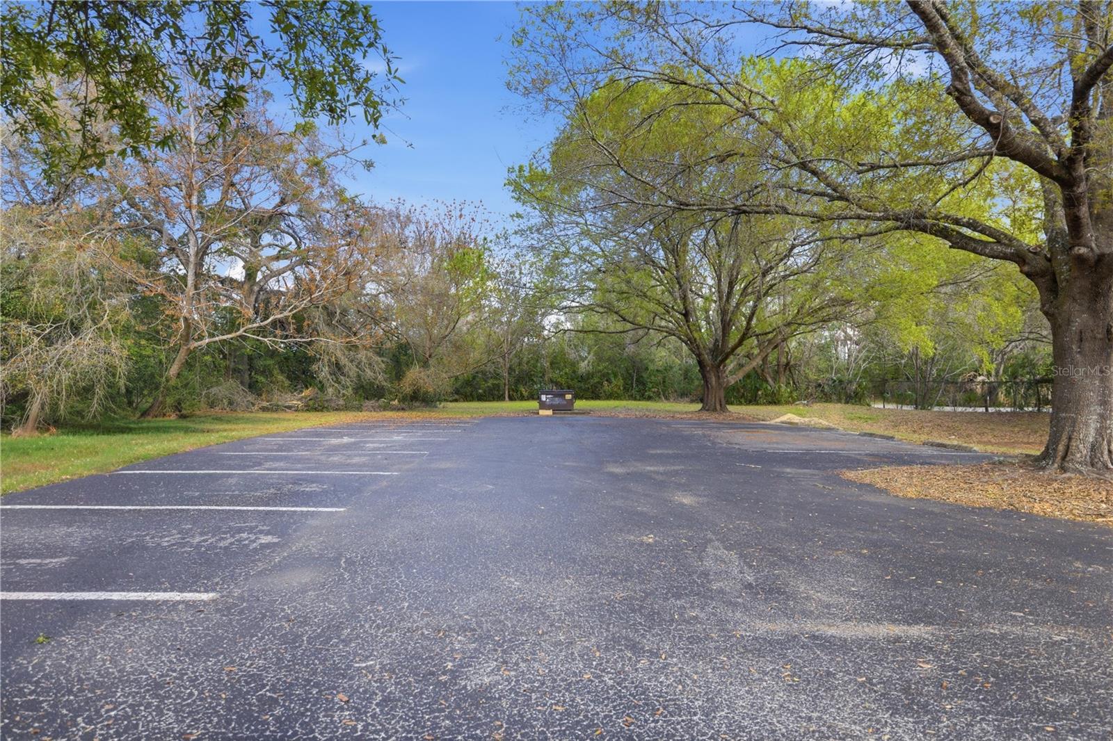 PIDGEON PARK - Commercial Lease