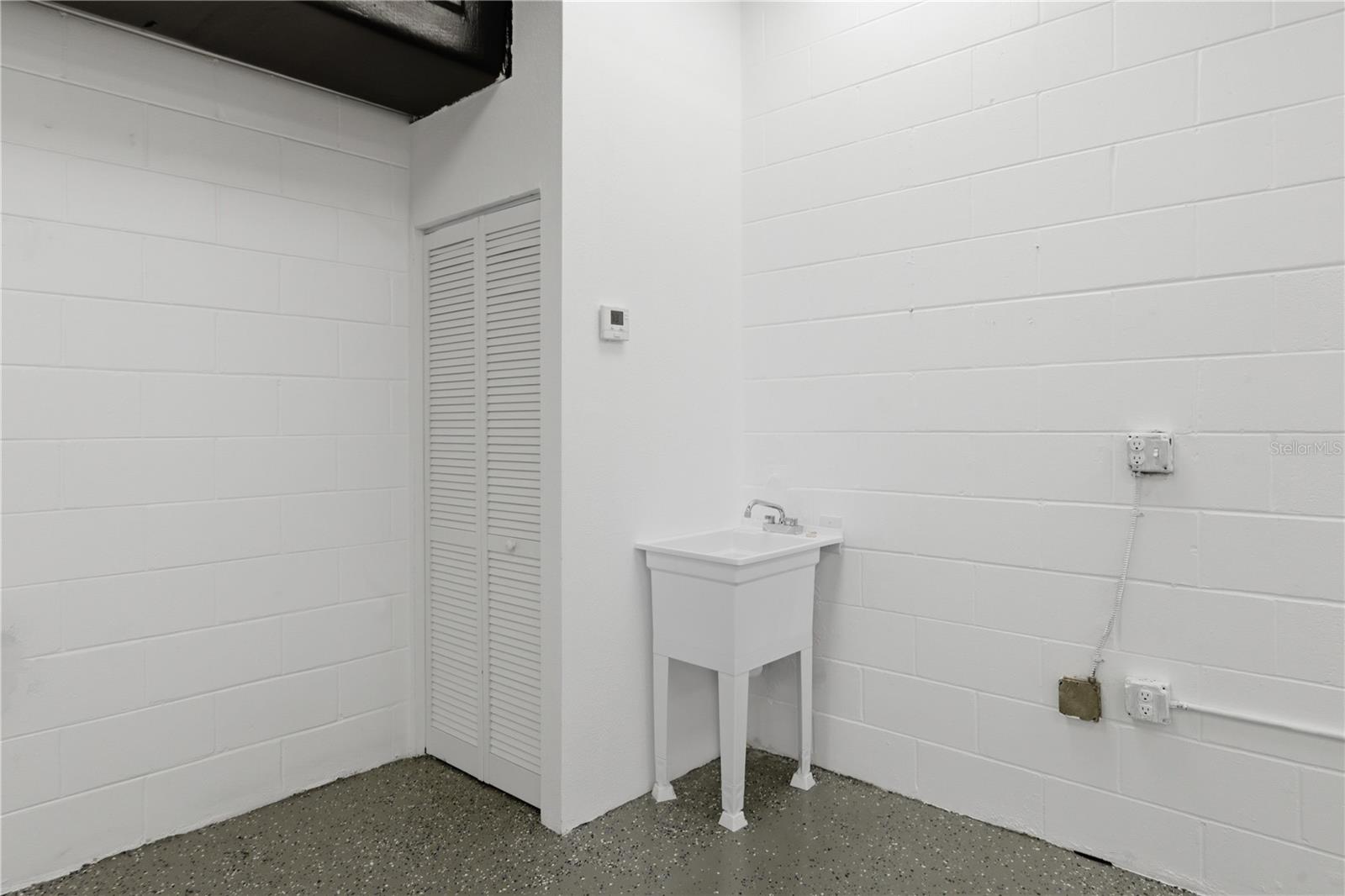 PIDGEON PARK - Commercial Lease