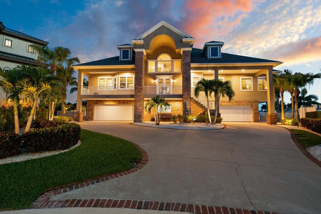 Photo of 226 Poinciana Lane, Largo, FL 33770 (MLS # TB8526205)