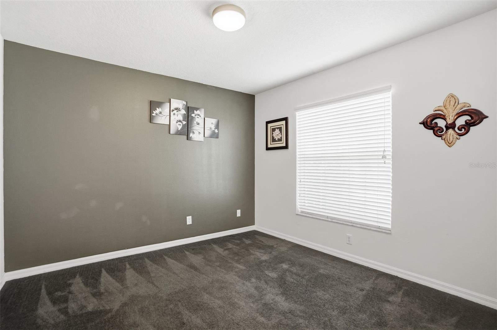 DIST BTWN SD - Residential