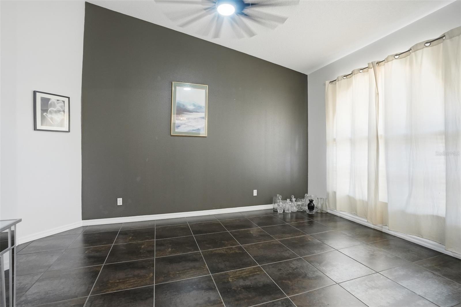 DIST BTWN SD - Residential