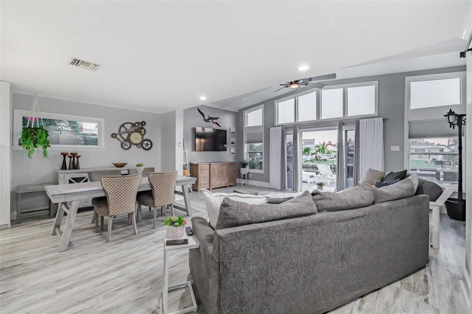 FLOR-A-MAR SECTION2-A PB 6 PG 117 WESTERLY 34.00FT - Residential Lease