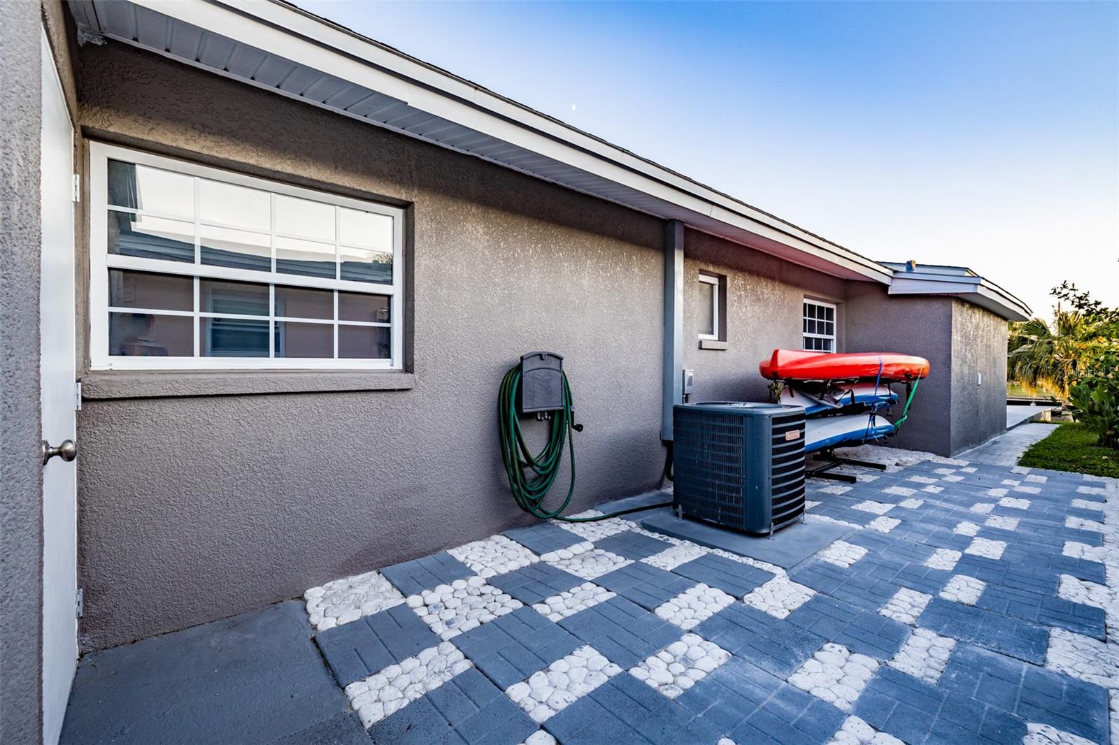 FLOR-A-MAR SECTION2-A PB 6 PG 117 WESTERLY 34.00FT - Residential Lease