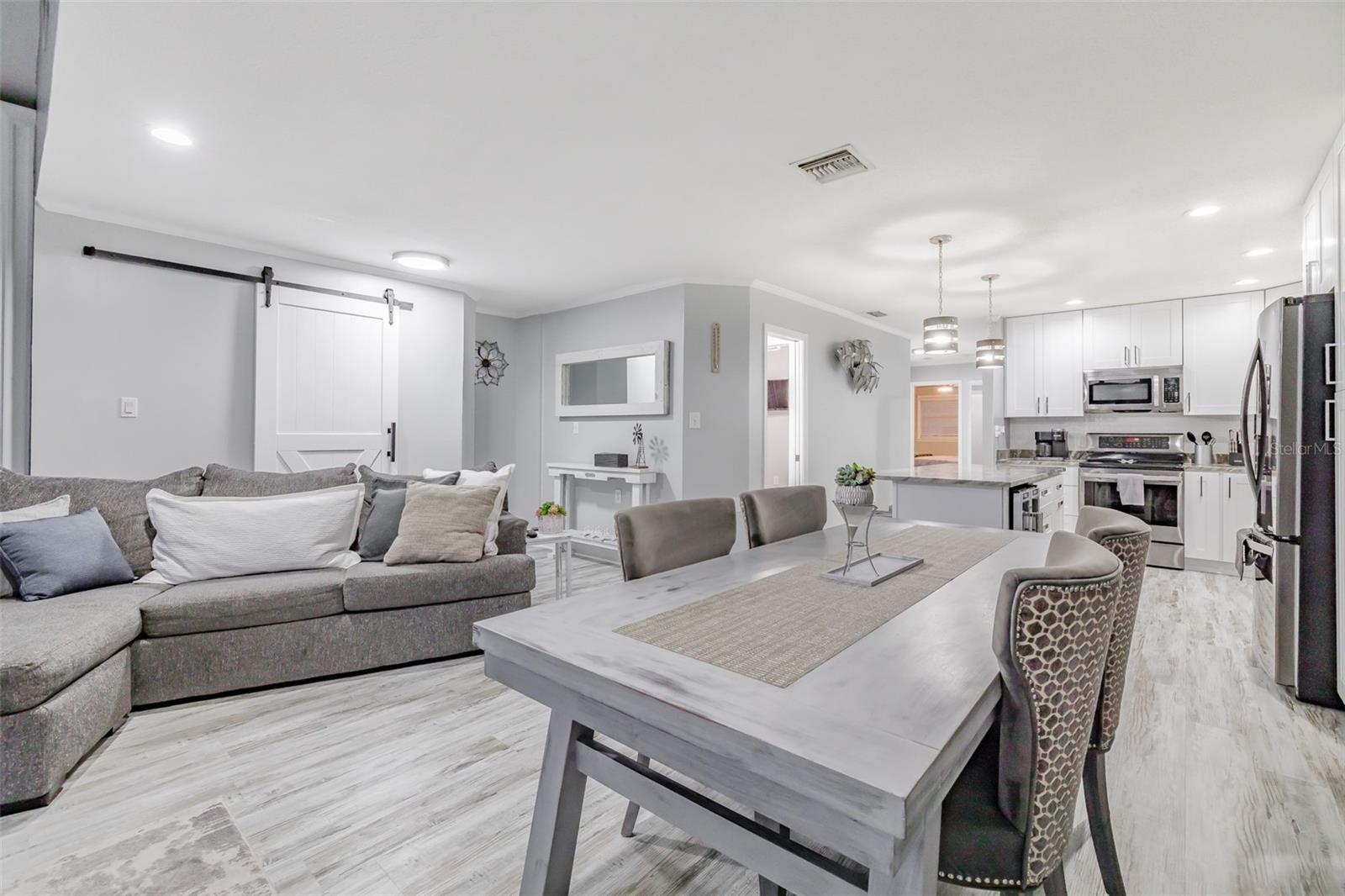 FLOR-A-MAR SECTION2-A PB 6 PG 117 WESTERLY 34.00FT - Residential Lease