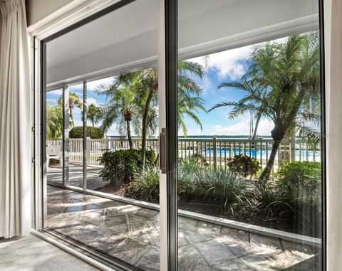 A home in LONGBOAT KEY