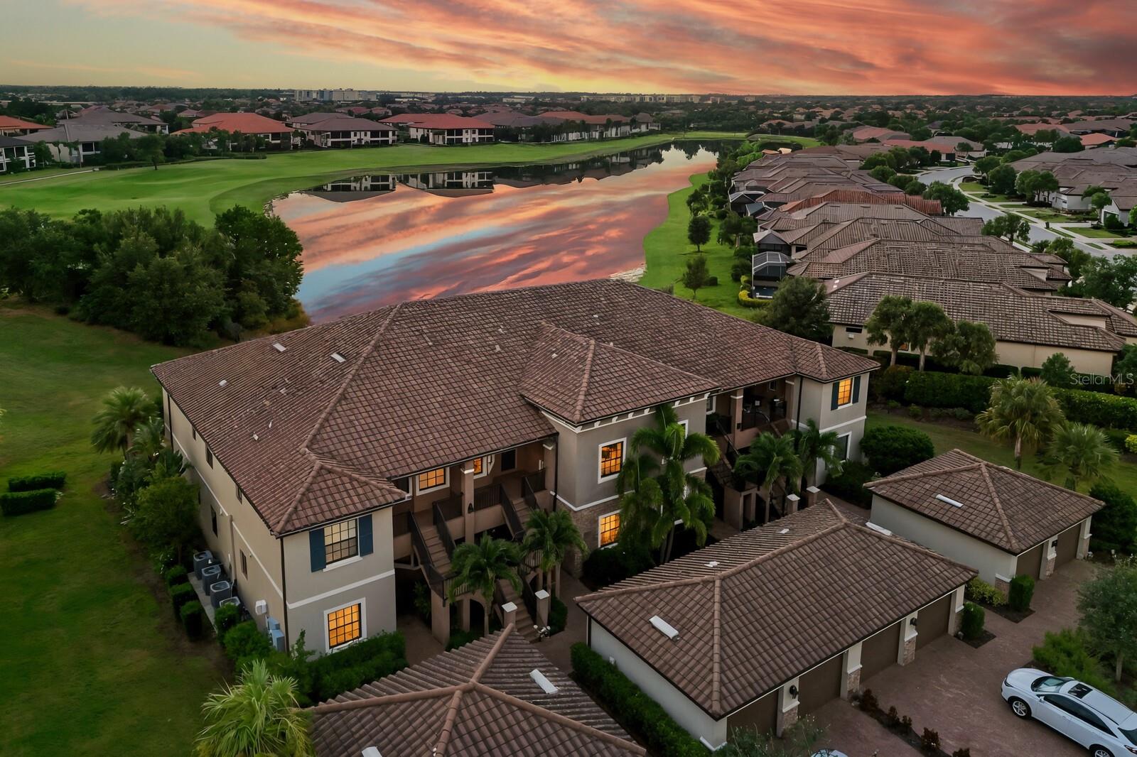 ESPLANADE - Residential