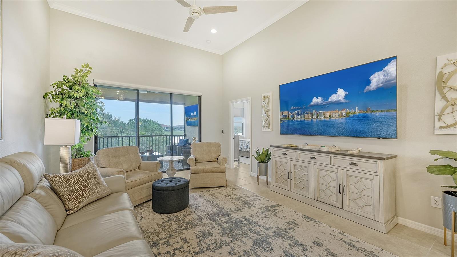 ESPLANADE - Residential