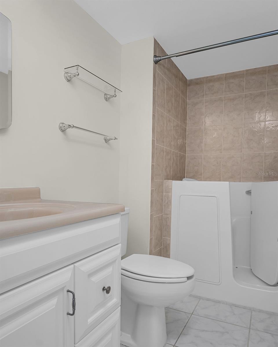 ROYAL STEWART ARMS - Residential