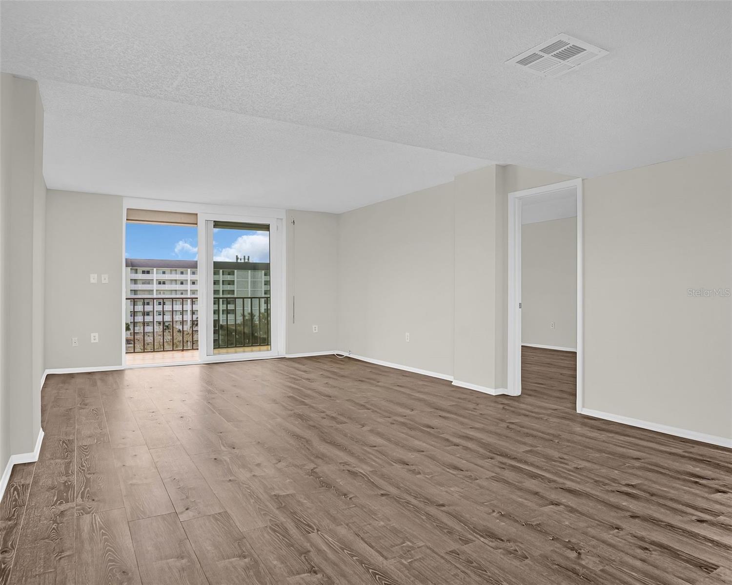 ROYAL STEWART ARMS - Residential