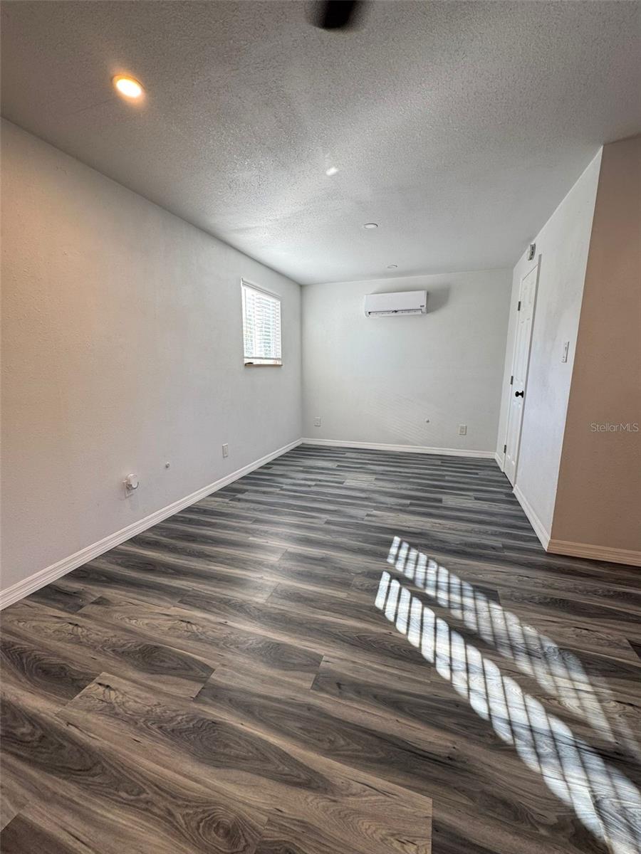 RUSSELL PARK - Residential