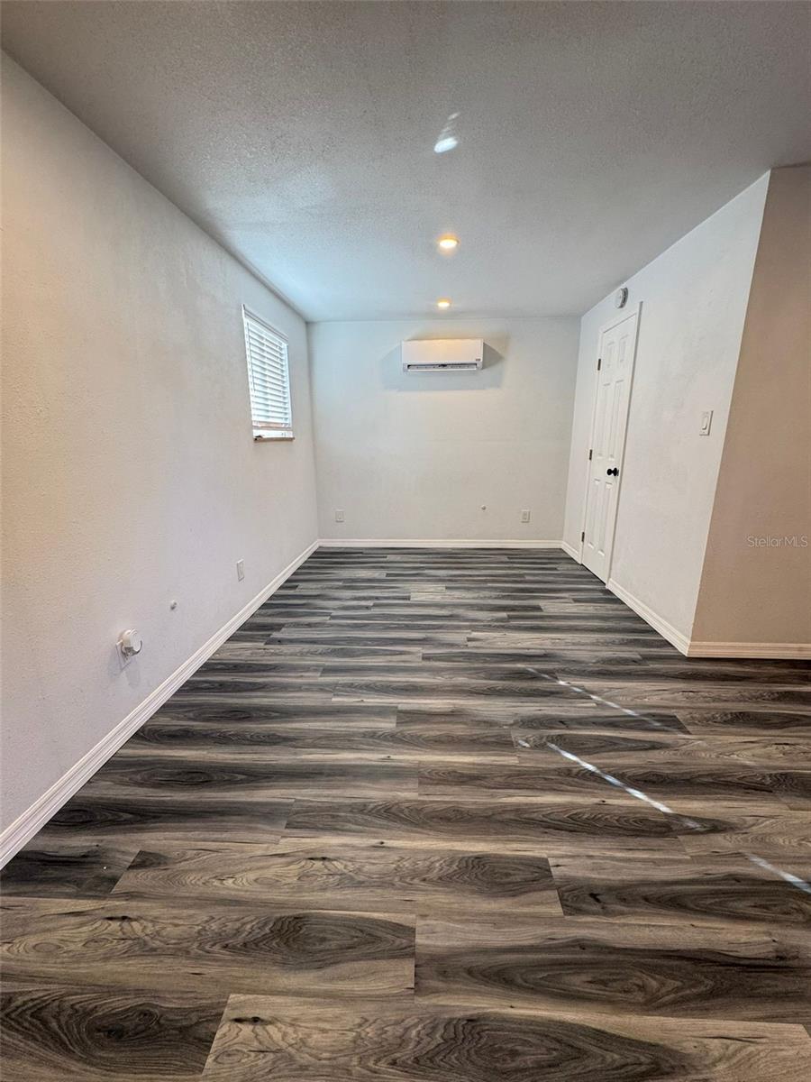 RUSSELL PARK - Residential