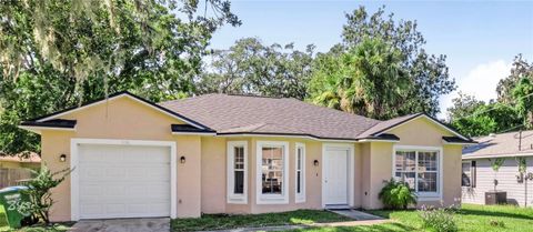Photo of 816 Grove Avenue, Daytona Beach, FL 32117 (MLS # V4945702)