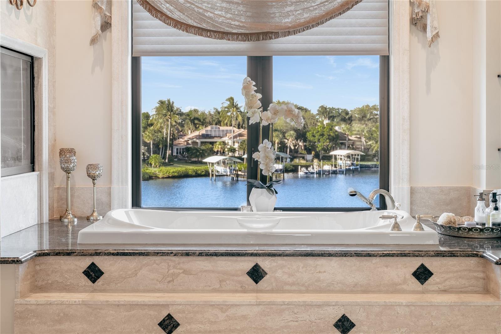 HERITAGE OAKS - Residential