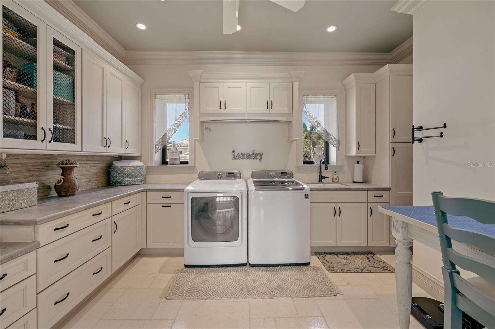 HERITAGE OAKS - Residential