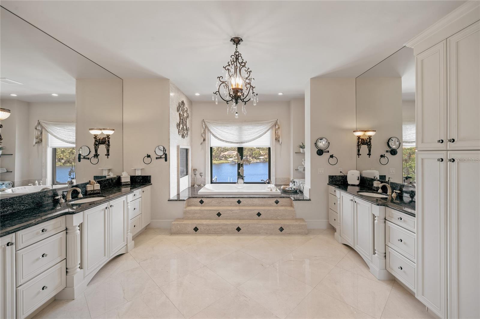 HERITAGE OAKS - Residential