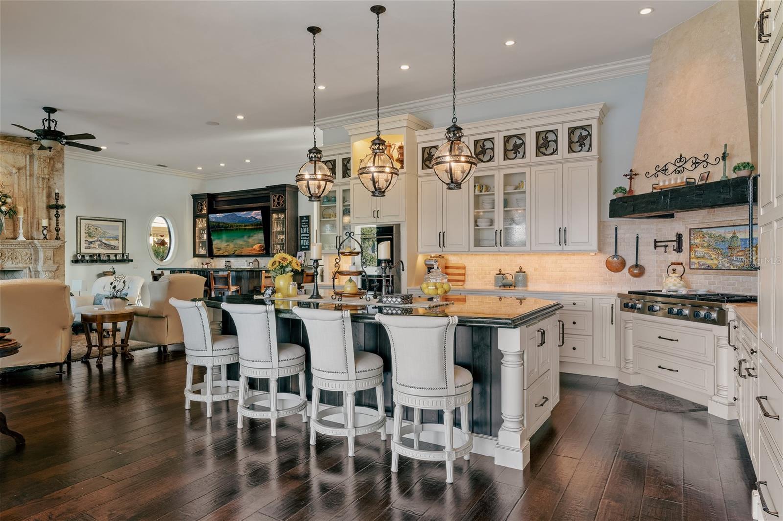 HERITAGE OAKS - Residential