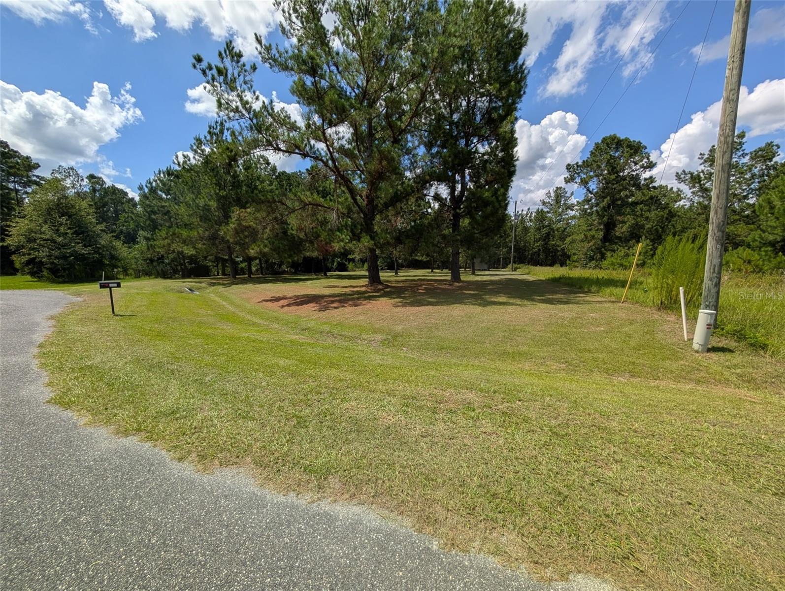 JASMINE COMMONS SUB - Land