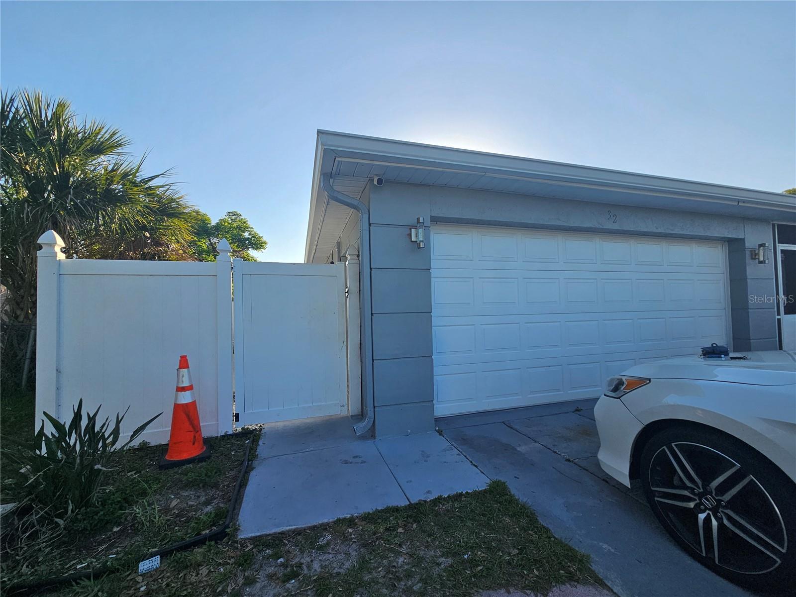 Beautiful studio near the airport and just minutes from Disney parks and Universal Studios.