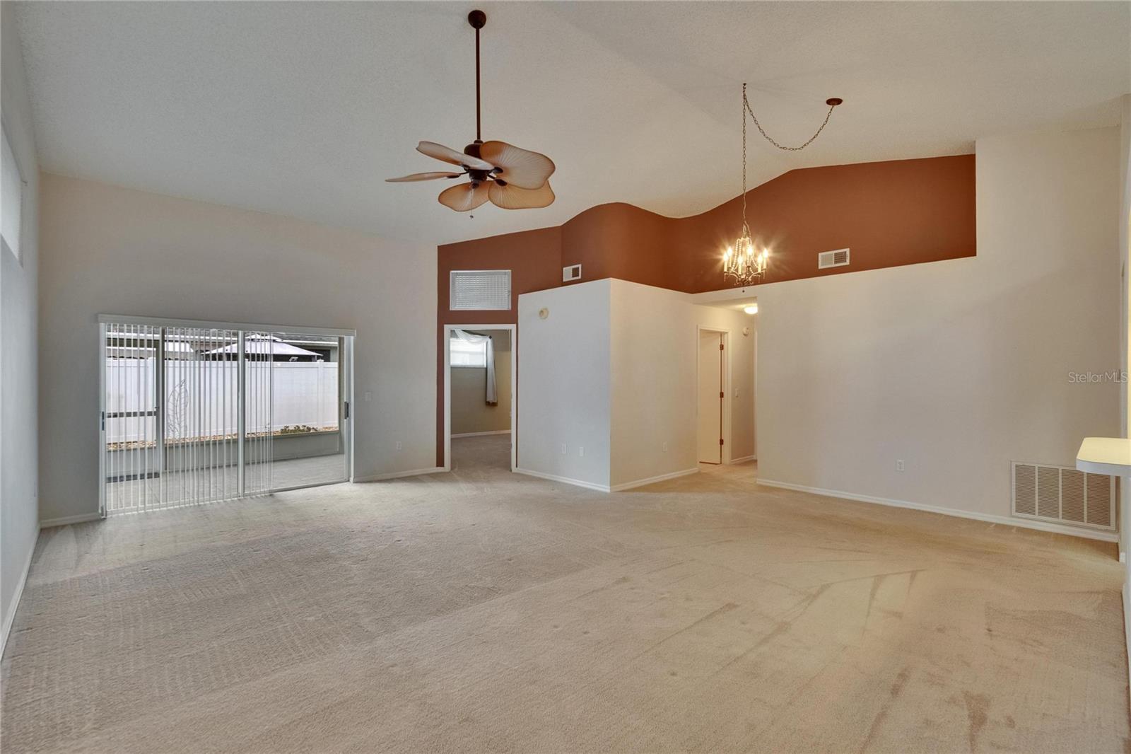 2527 WRENCREST CIRCLE
