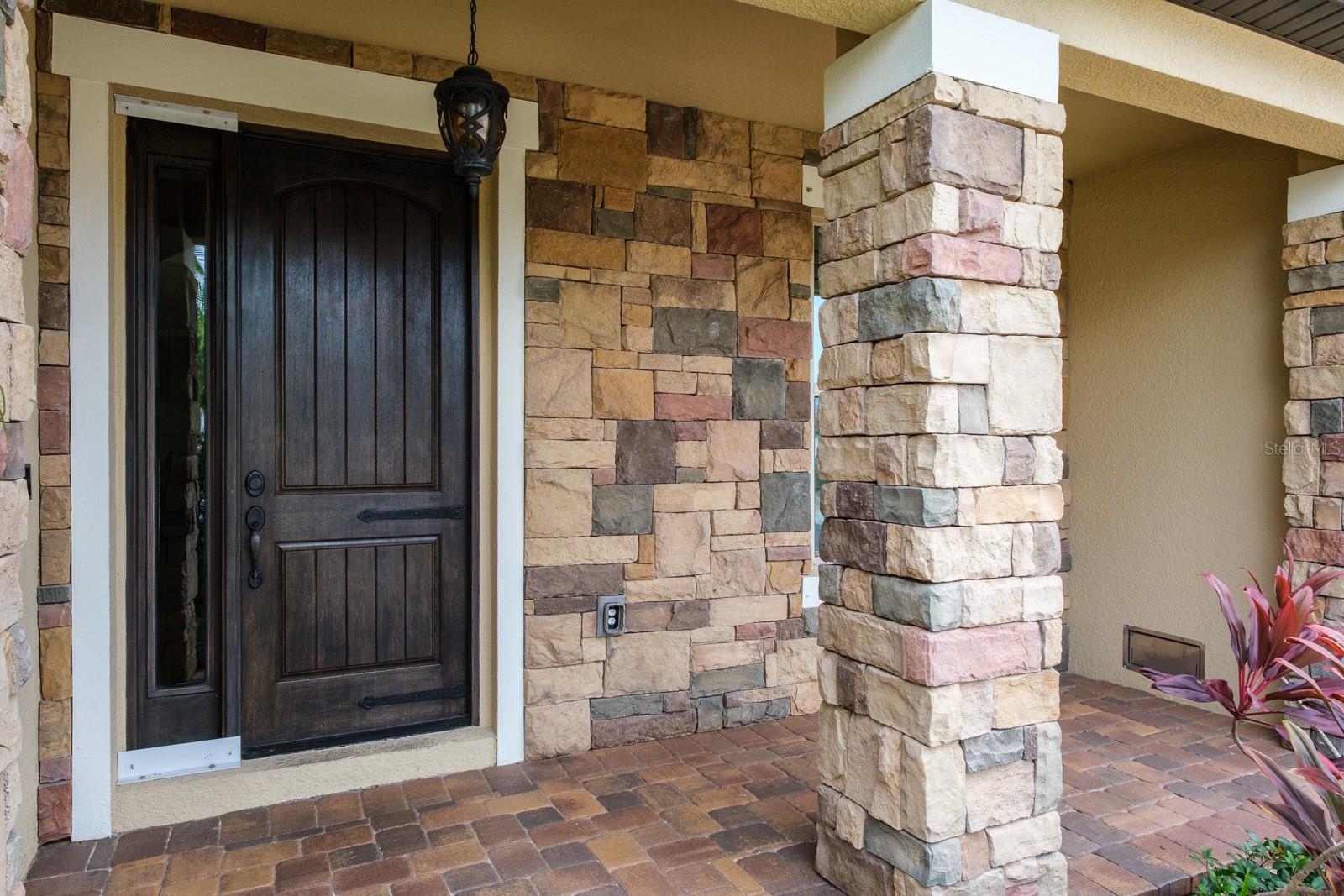ESTUARY OF MOBBLY BAY - Residential