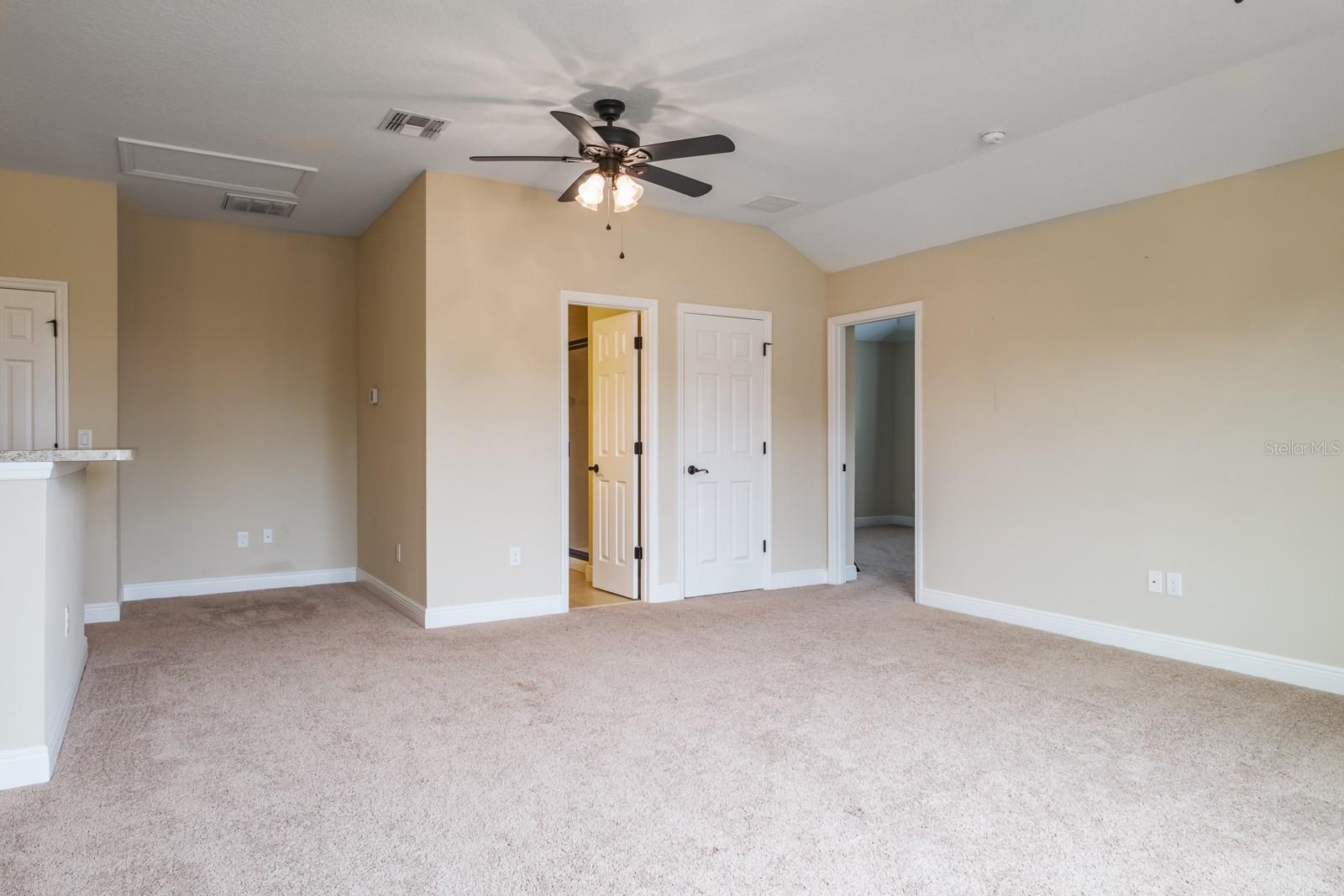 ESTUARY OF MOBBLY BAY - Residential