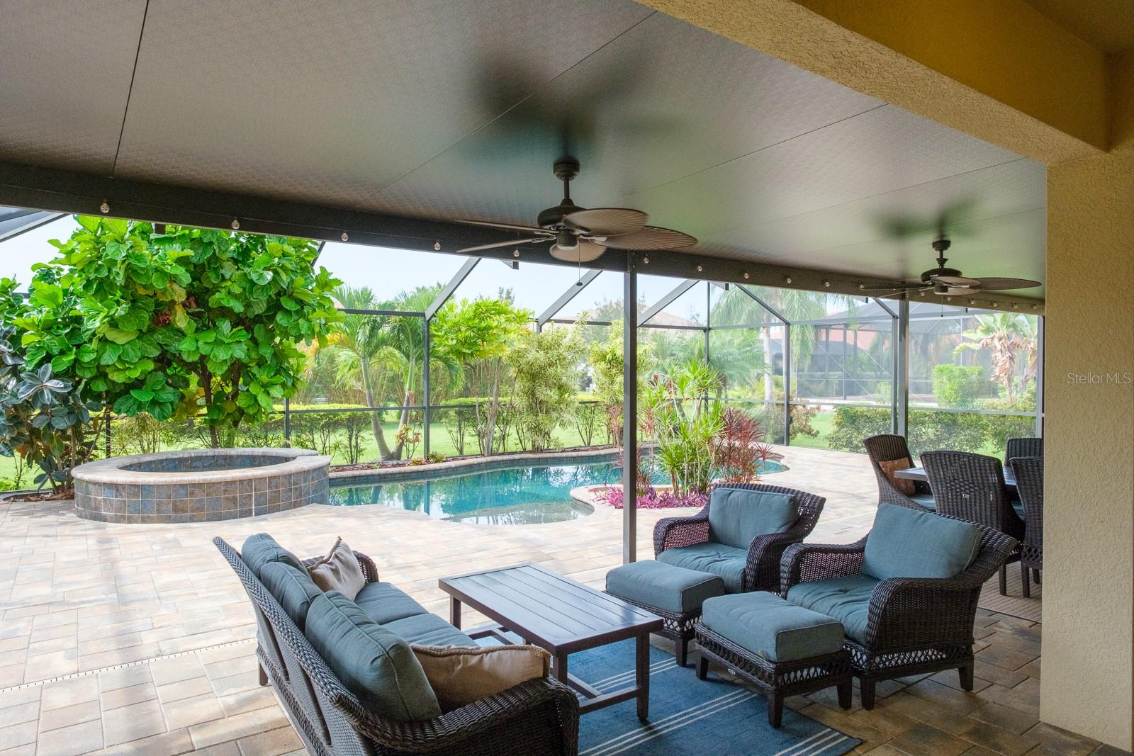 ESTUARY OF MOBBLY BAY - Residential