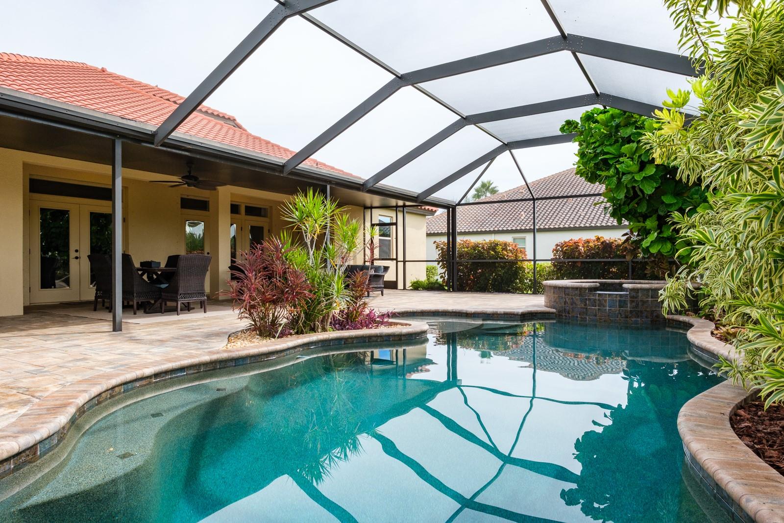 ESTUARY OF MOBBLY BAY - Residential