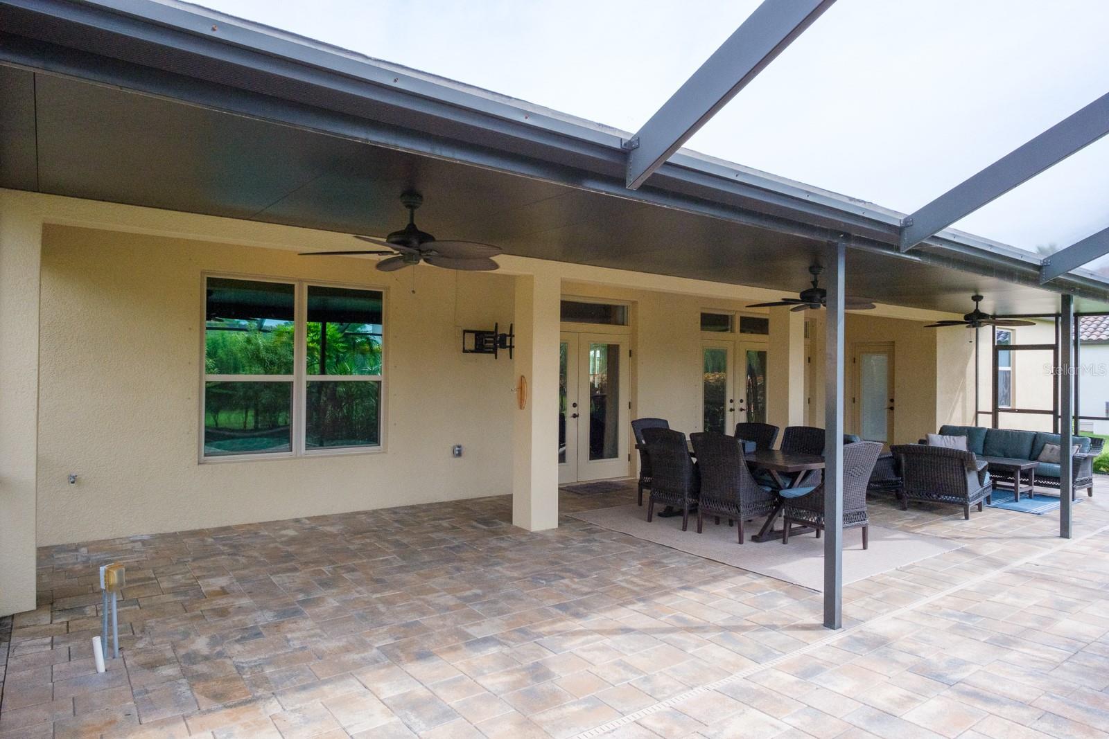ESTUARY OF MOBBLY BAY - Residential