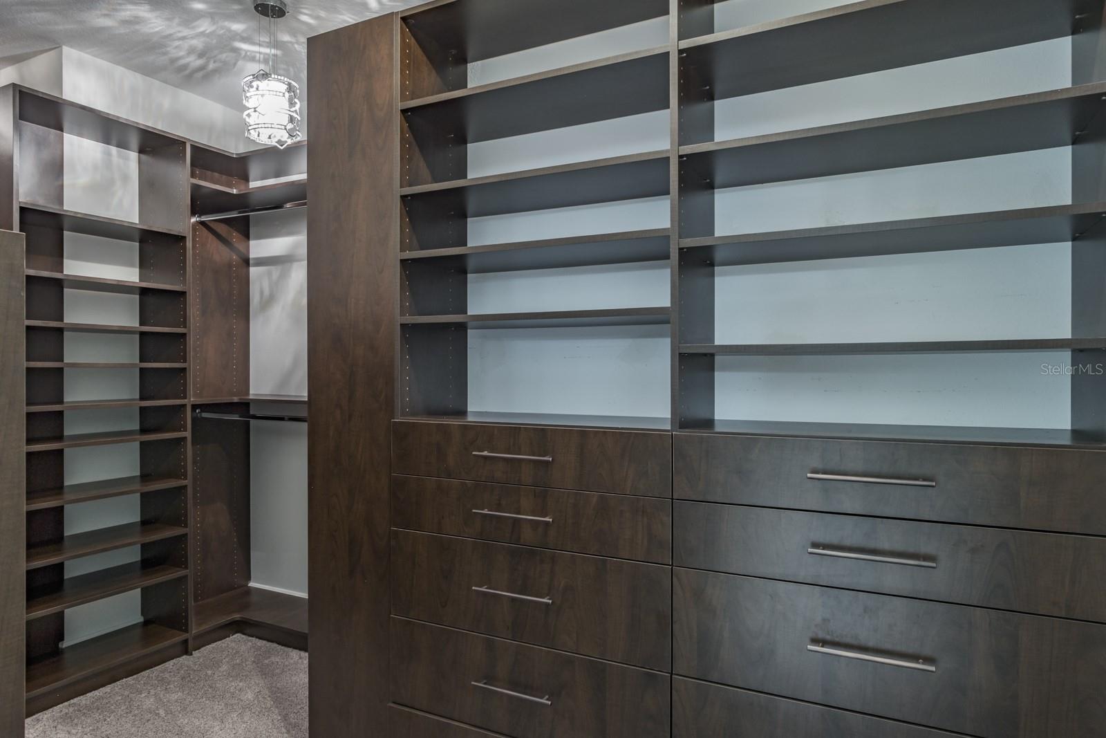 ESTUARY OF MOBBLY BAY - Residential