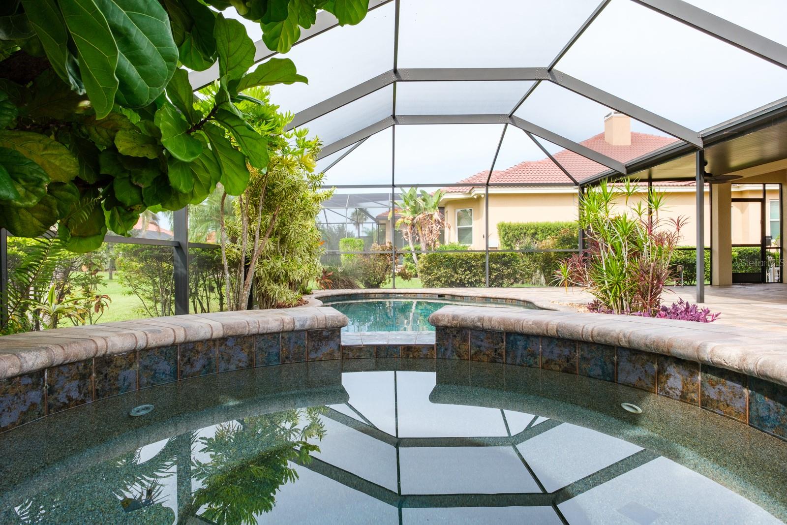 ESTUARY OF MOBBLY BAY - Residential