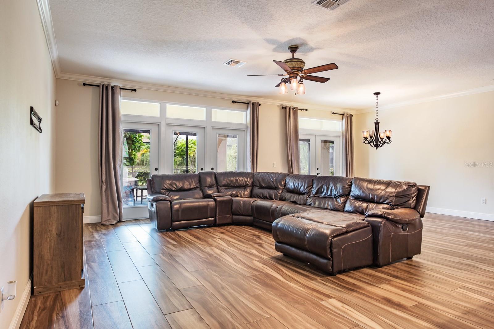 ESTUARY OF MOBBLY BAY - Residential