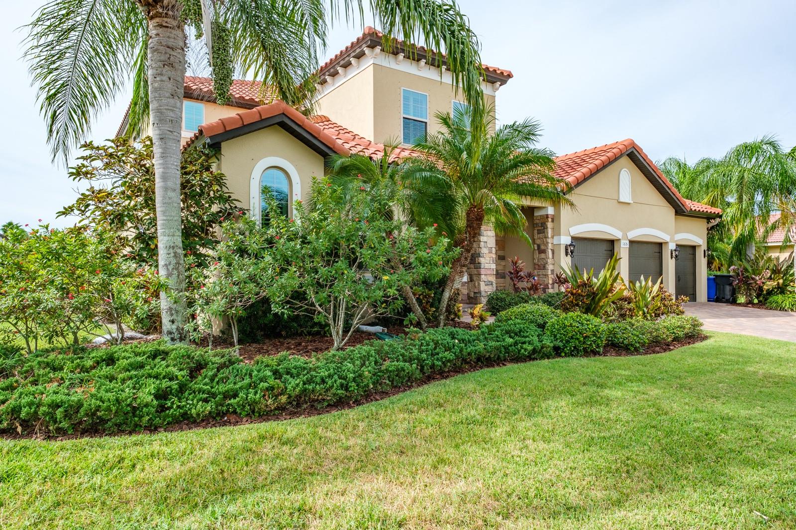 ESTUARY OF MOBBLY BAY - Residential