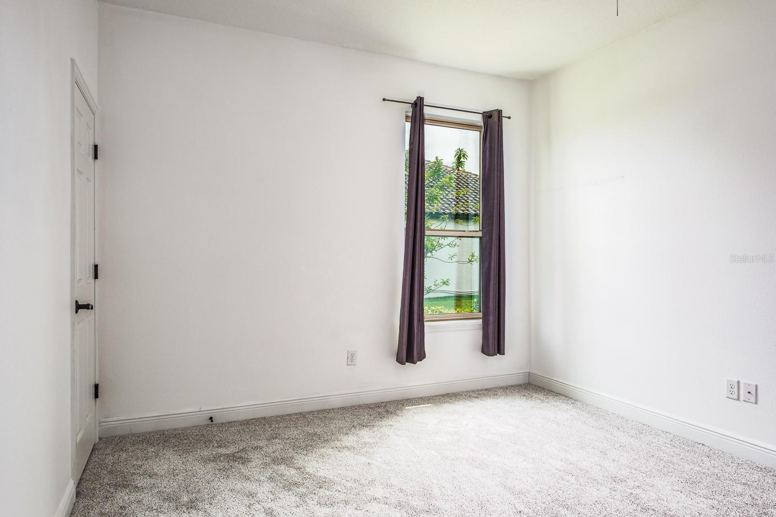 ESTUARY OF MOBBLY BAY - Residential