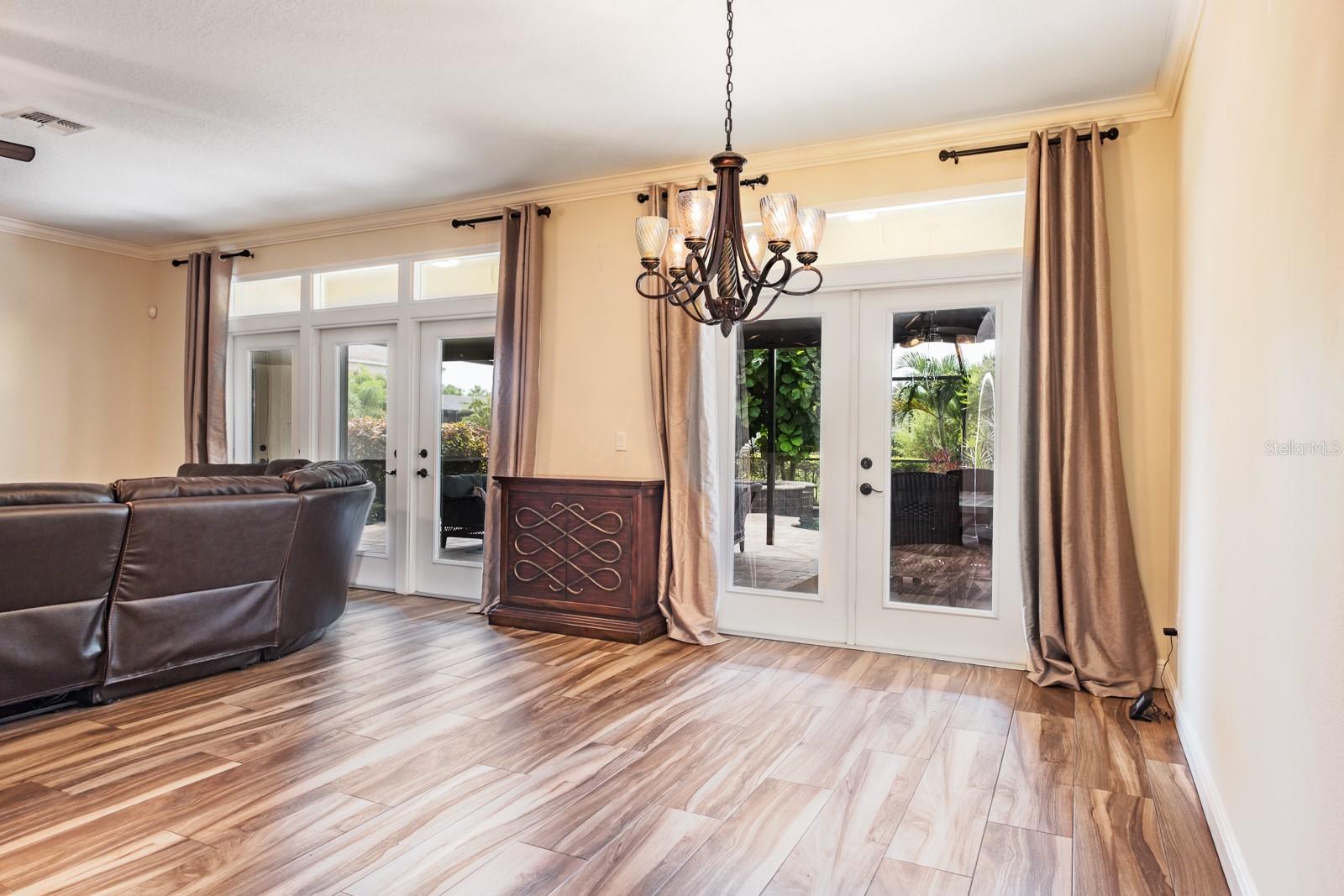 ESTUARY OF MOBBLY BAY - Residential