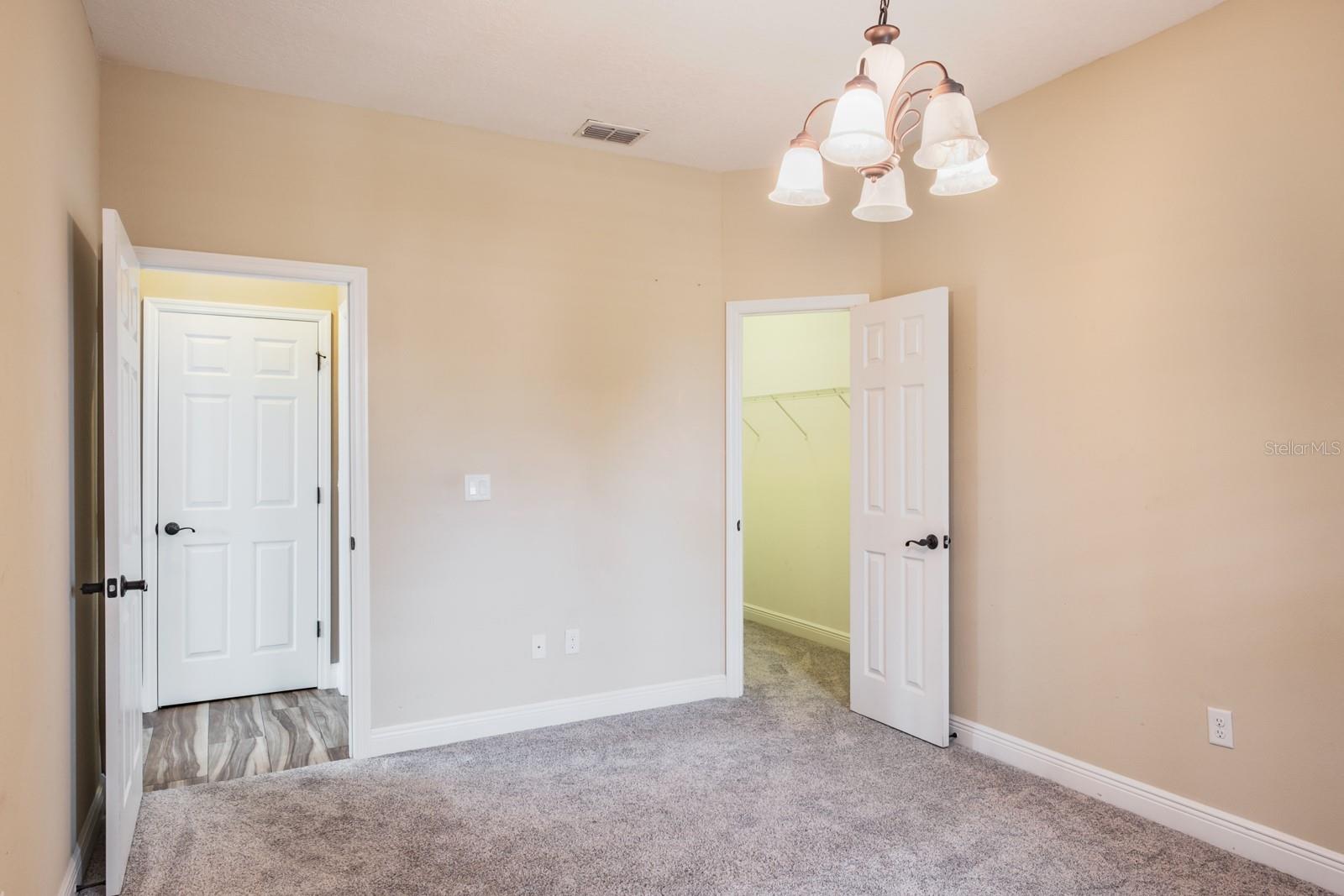 ESTUARY OF MOBBLY BAY - Residential