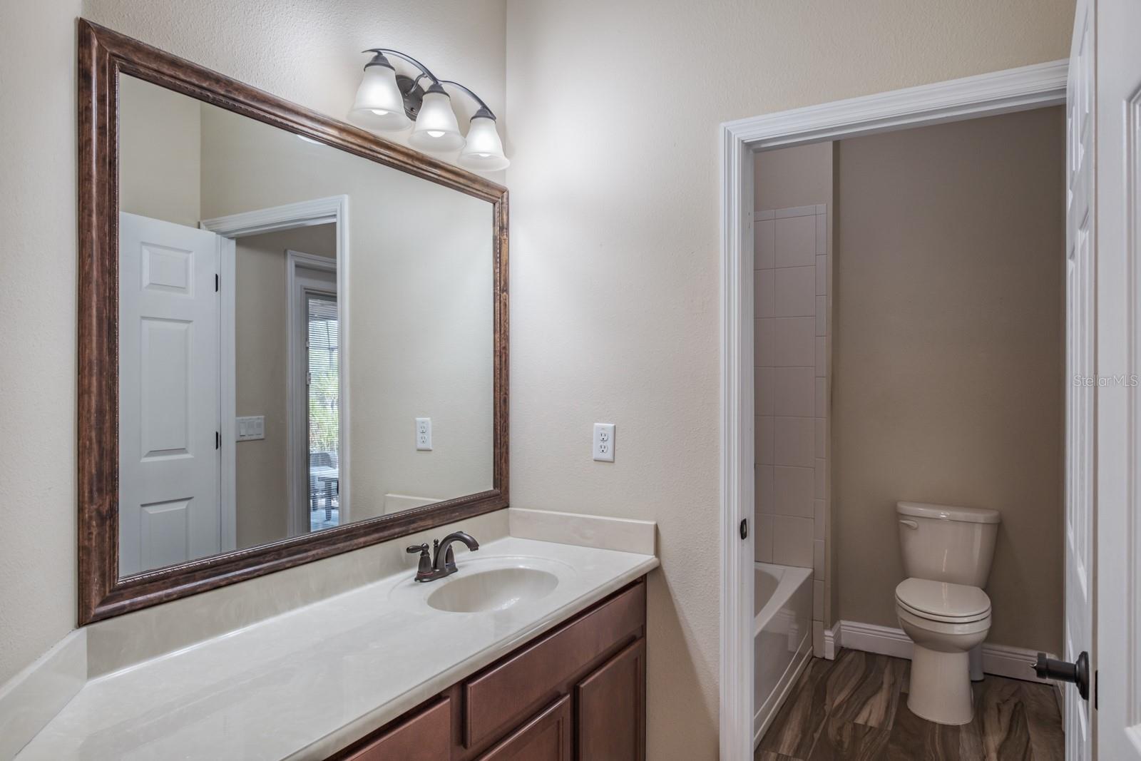 ESTUARY OF MOBBLY BAY - Residential