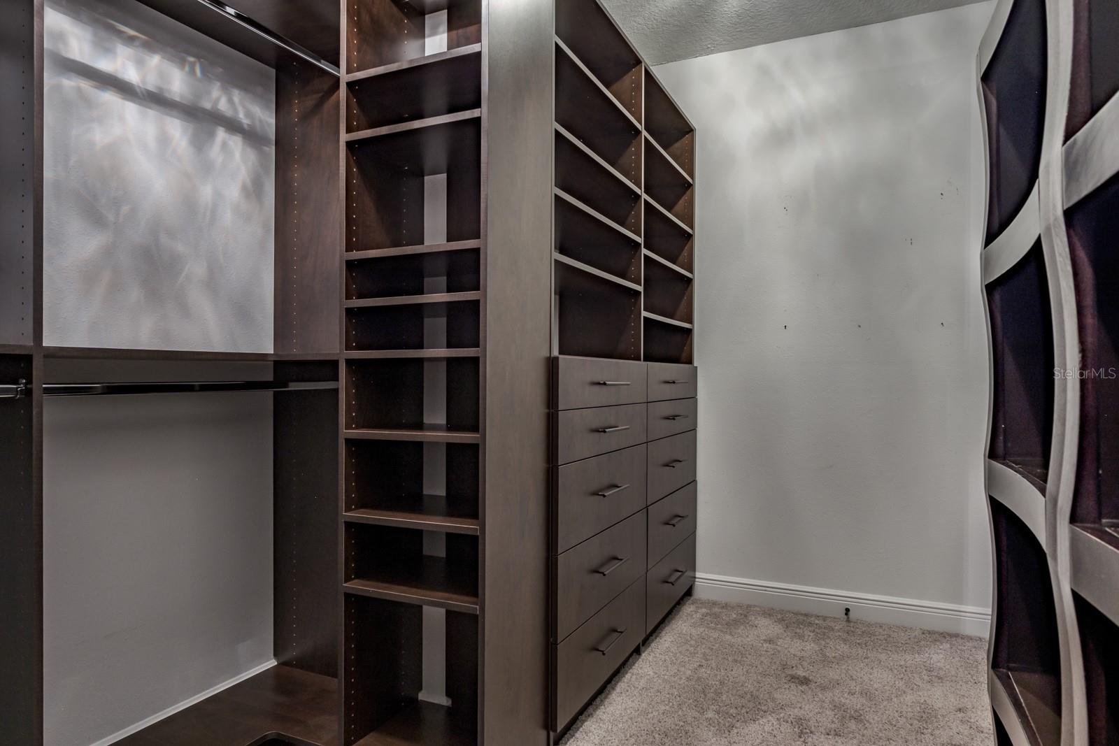 ESTUARY OF MOBBLY BAY - Residential