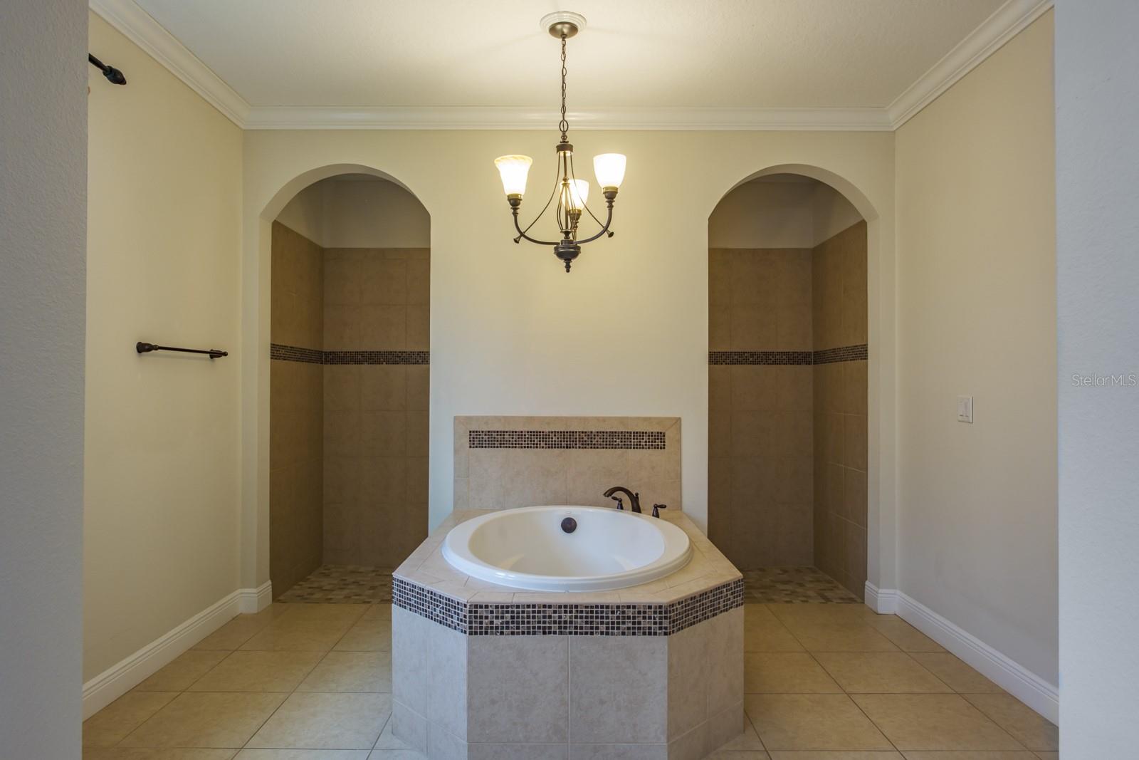 ESTUARY OF MOBBLY BAY - Residential