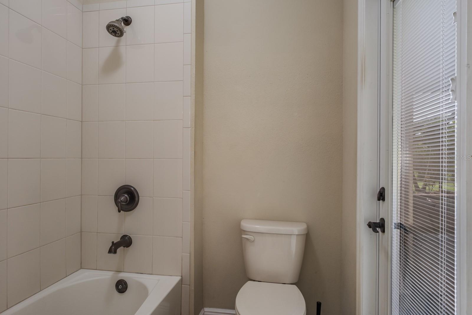 ESTUARY OF MOBBLY BAY - Residential