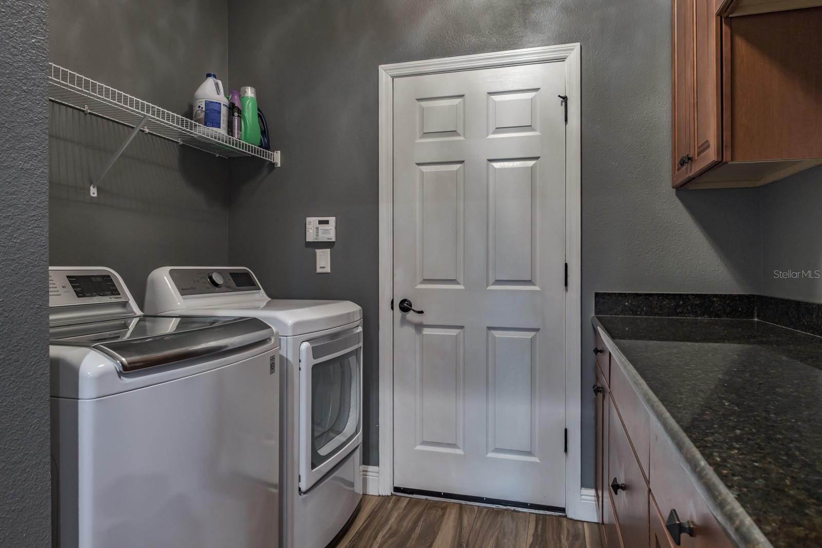 ESTUARY OF MOBBLY BAY - Residential