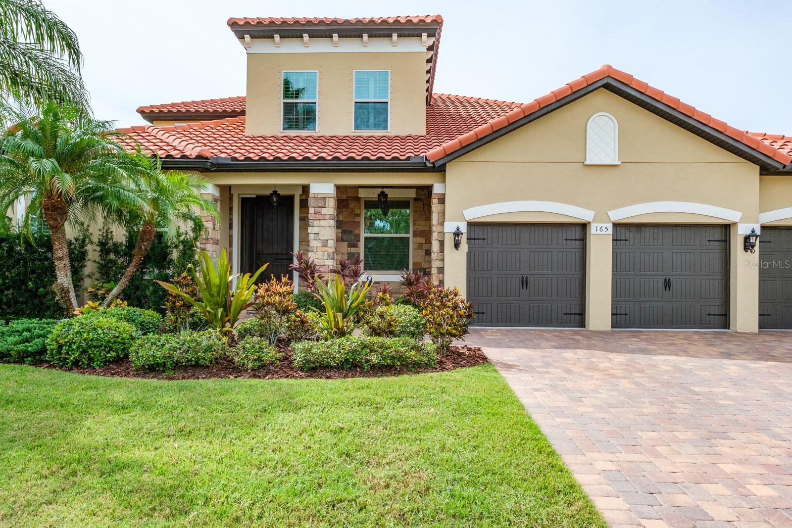 ESTUARY OF MOBBLY BAY - Residential