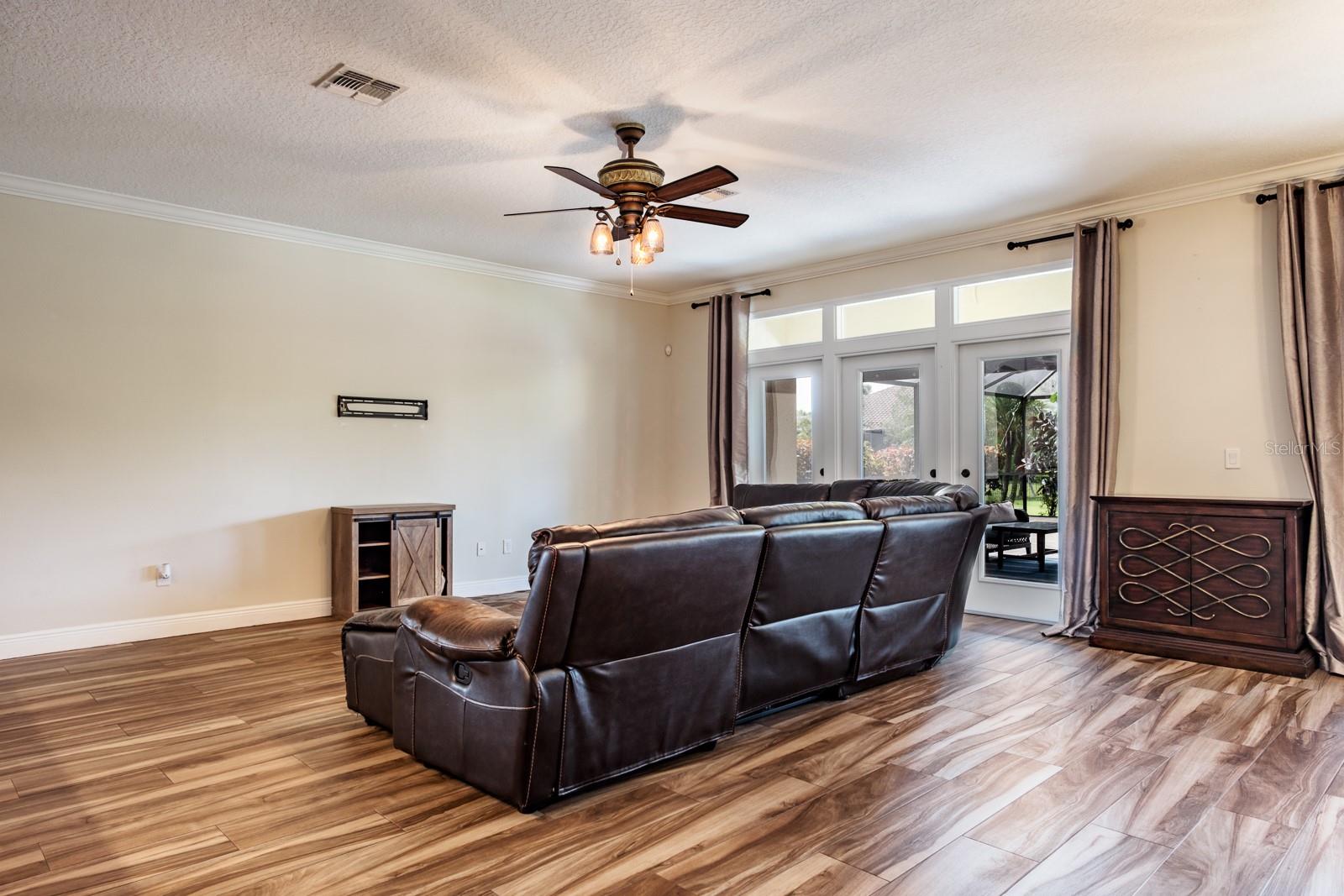 ESTUARY OF MOBBLY BAY - Residential