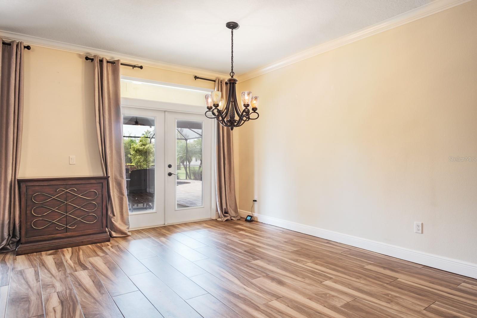 ESTUARY OF MOBBLY BAY - Residential