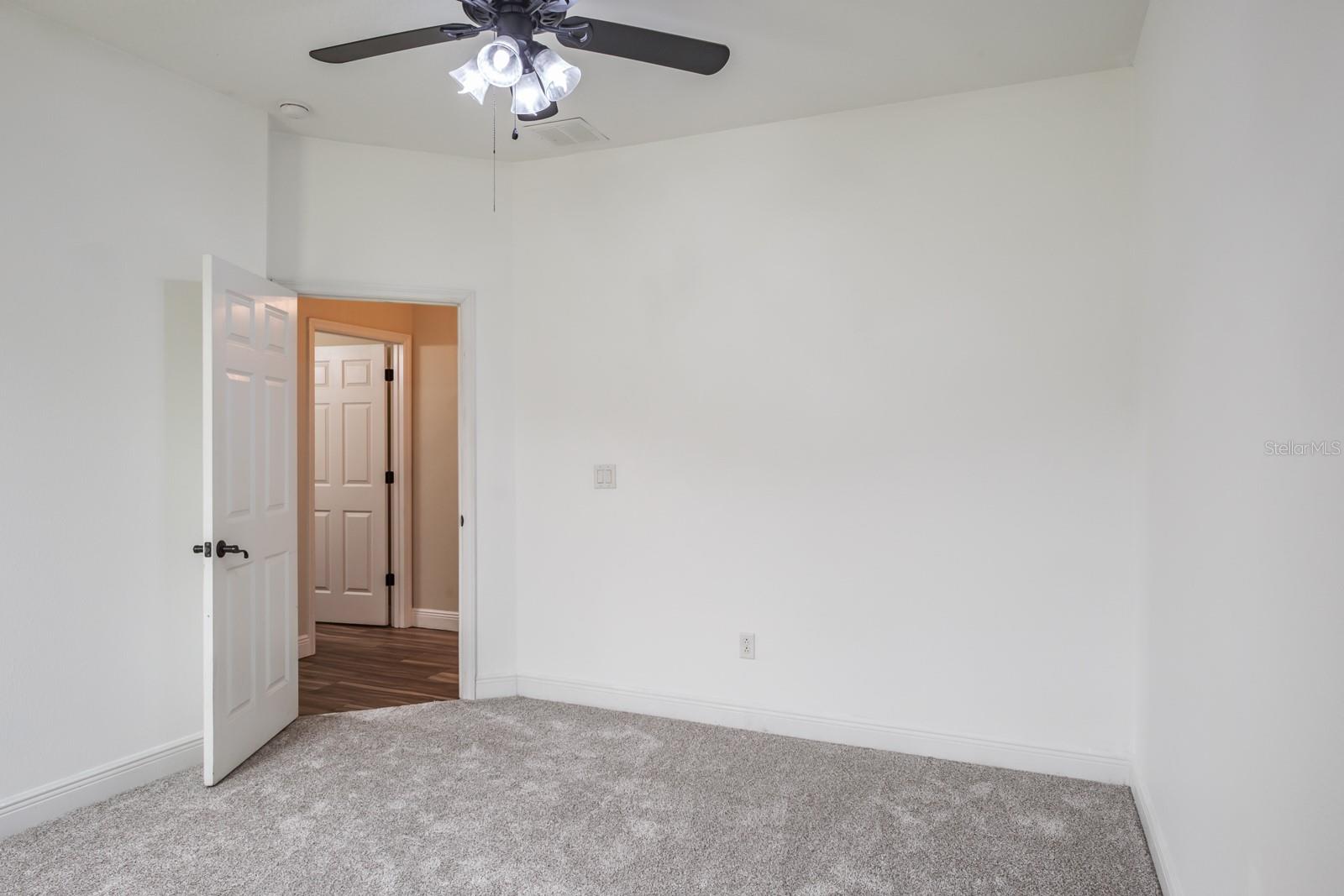 ESTUARY OF MOBBLY BAY - Residential